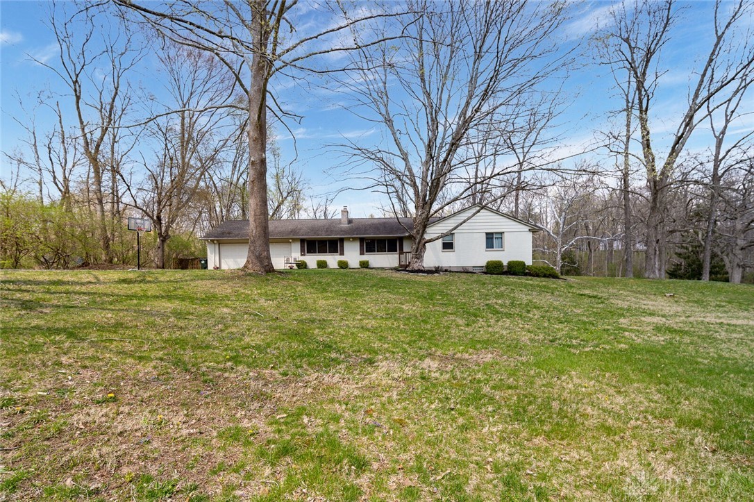 3044 Marshfield Road Bellbrook, OH 45305 - Photo 2 of 42 Gallery Image 2