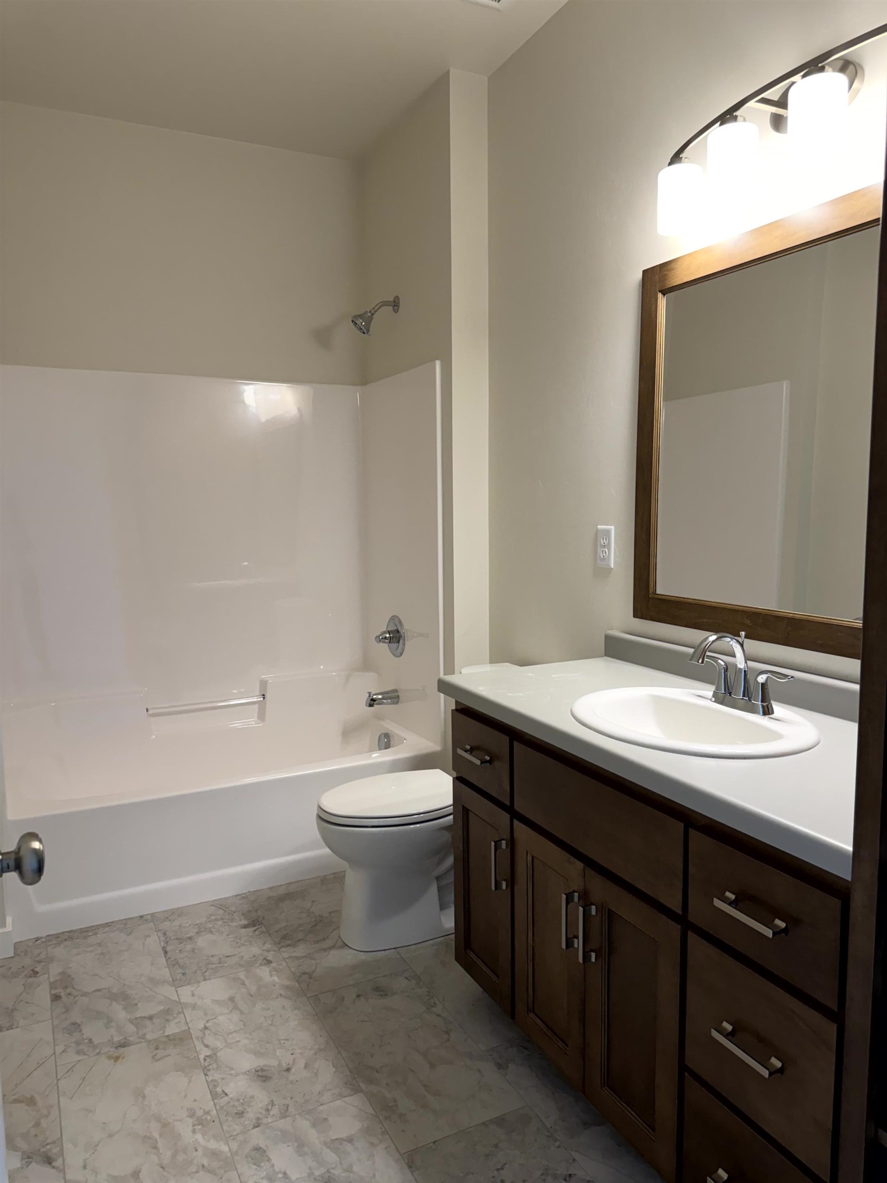 1439 Divinity Drive De Pere, WI 54115 - Photo 17 of 20