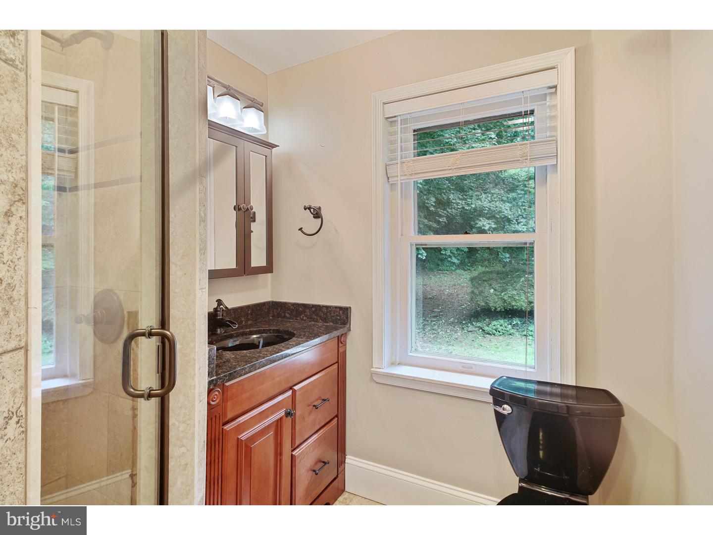 633 Convent Road Aston, PA 19014 - Photo 16 of 22 Bathroom