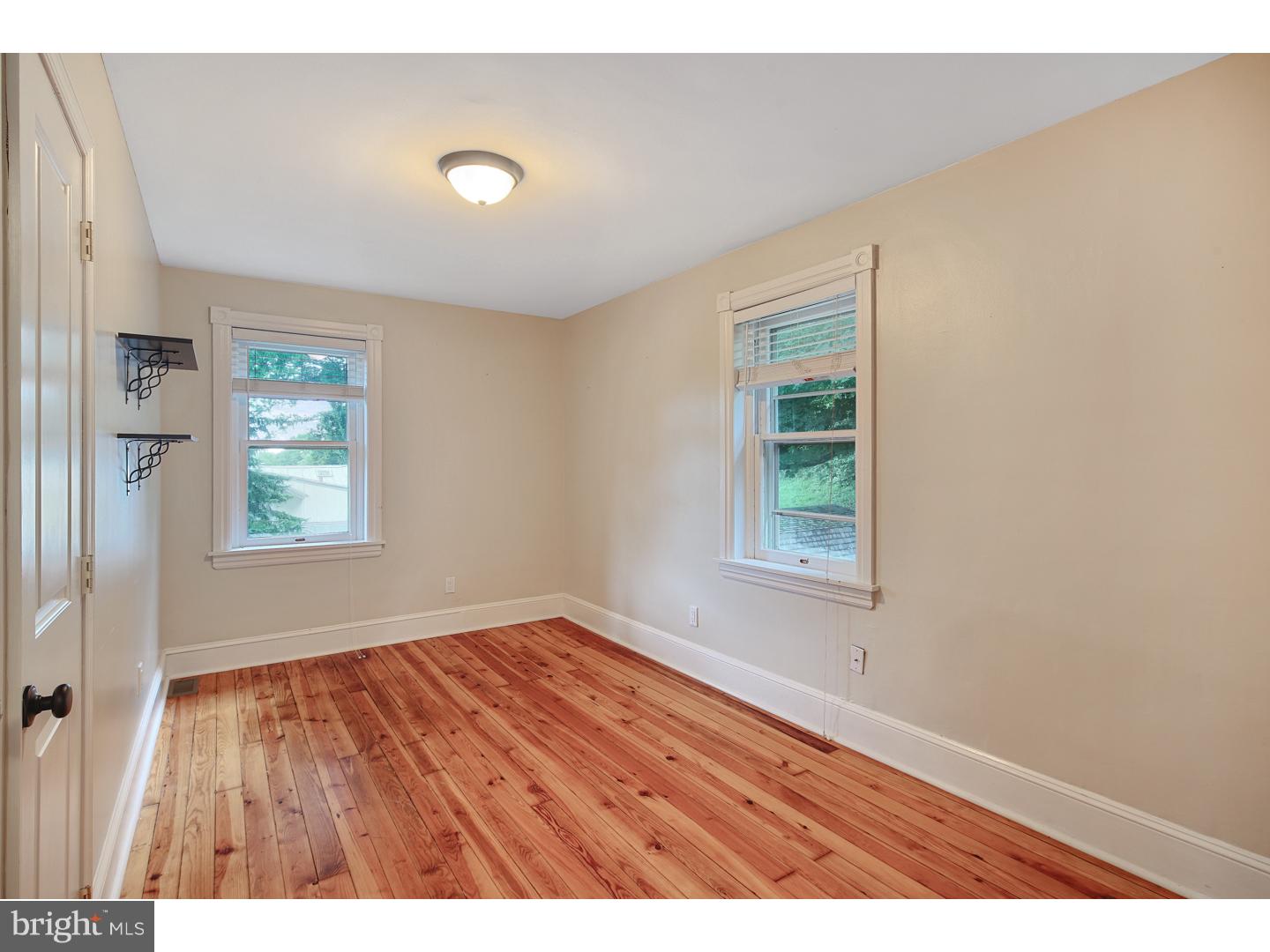 633 Convent Road Aston, PA 19014 - Photo 17 of 22 Bedroom