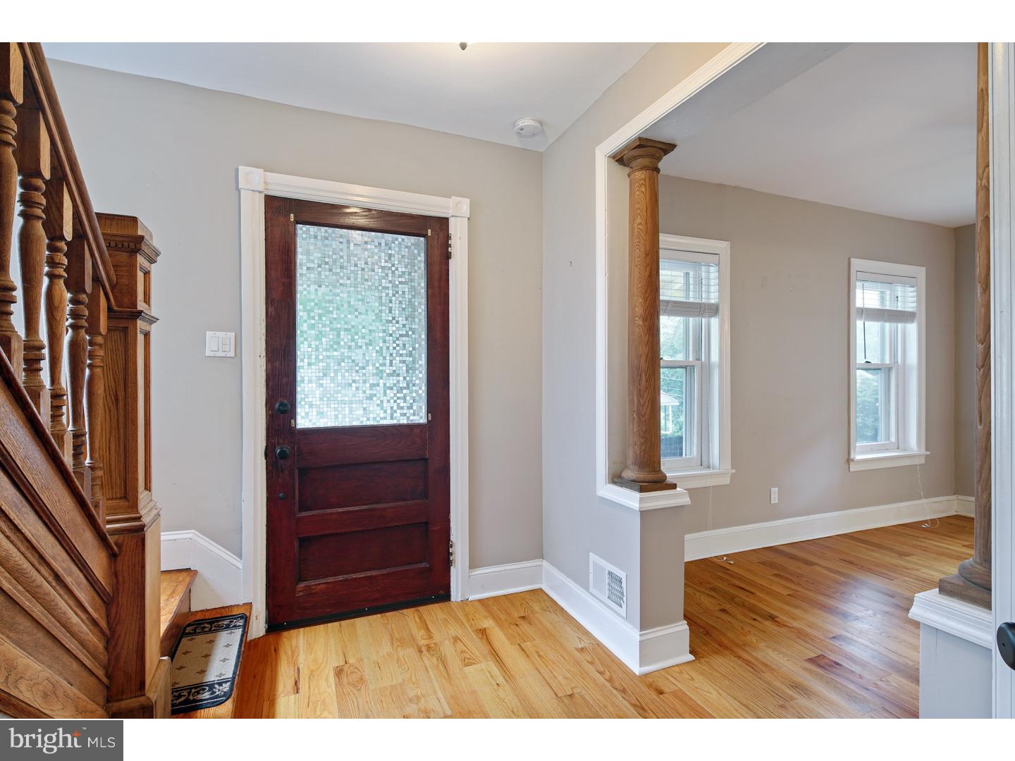 633 Convent Road Aston, PA 19014 - Photo 3 of 22 Foyer