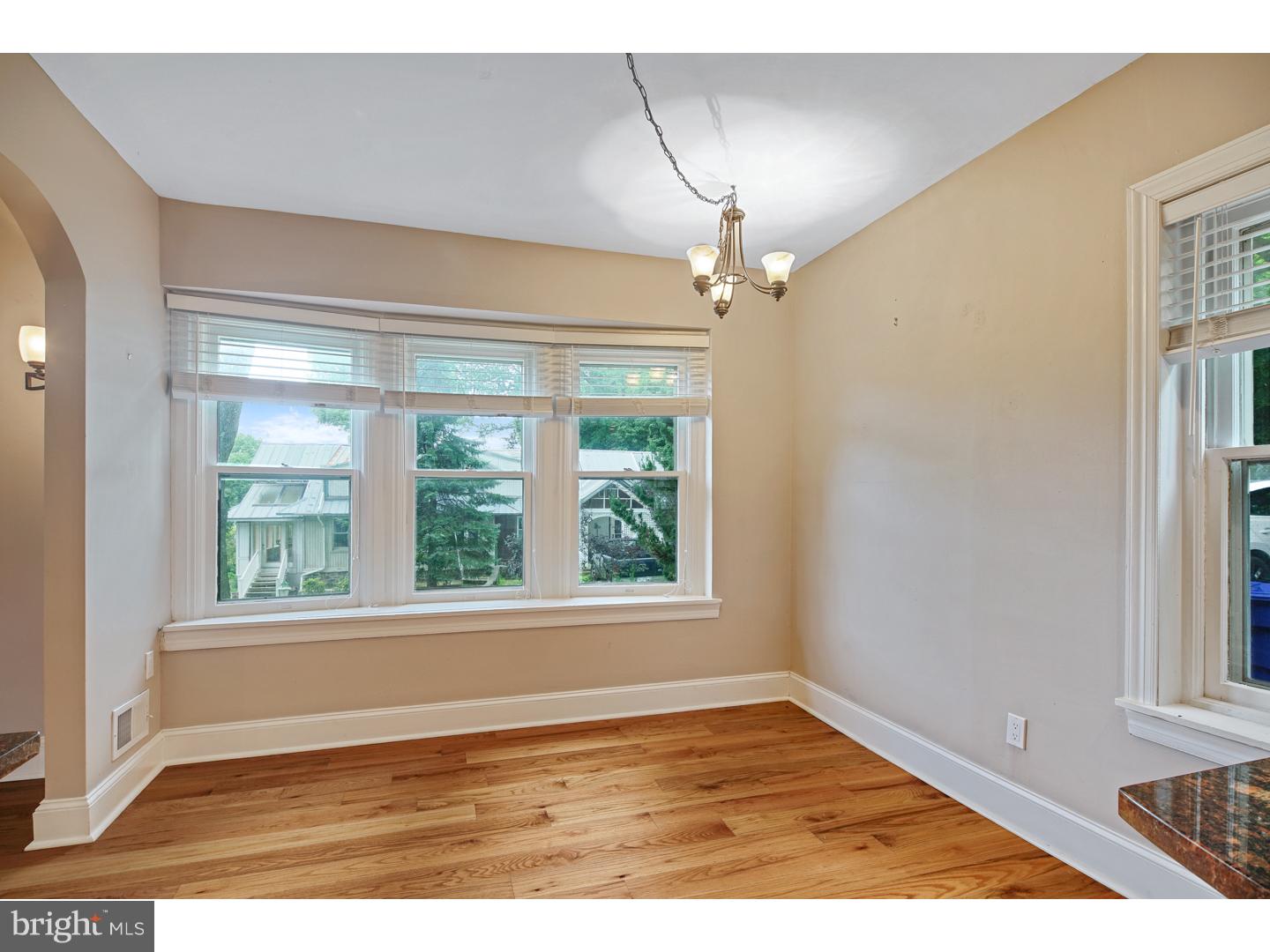 633 Convent Road Aston, PA 19014 - Photo 6 of 22 Dining Room