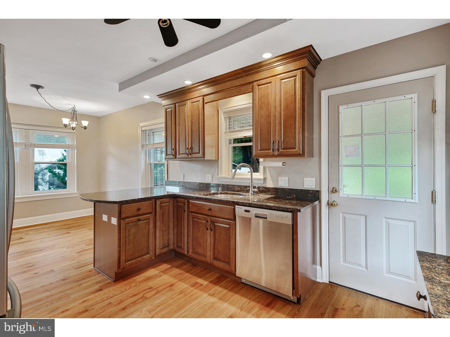 633 Convent Road Aston, PA 19014 - Photo 10 of 22 Kitchen