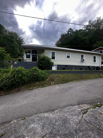 $120,000 | 302 Ninth Street, Logan, WV 25601