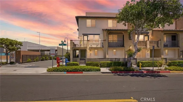 $4,500 | 2560 Valentina Way, Los Angeles, CA 90040