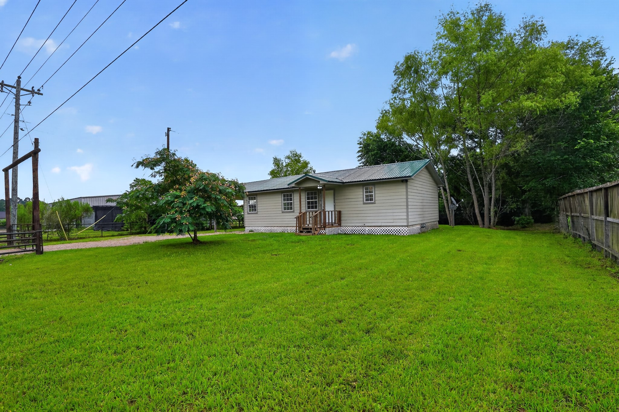 15197 Willis Waukegan Road Conroe, TX 77303 - Photo 2 of 22