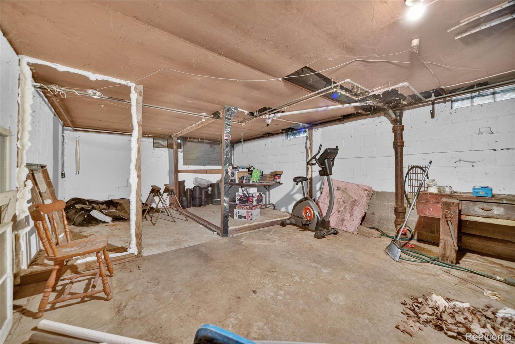 1730 Haslett Road Haslett, MI 48840 - Photo 27 of 31 27-1730-Haslett-Rd-WindowStill.jpg
