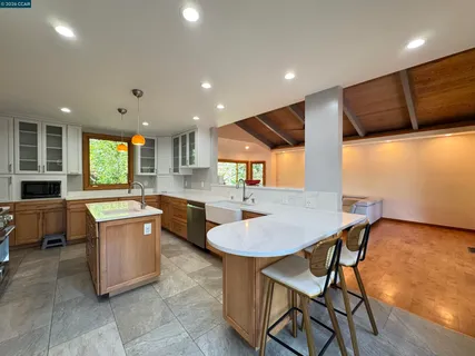 $1,699,000 | 163 El Toyonal, Orinda, CA 94563