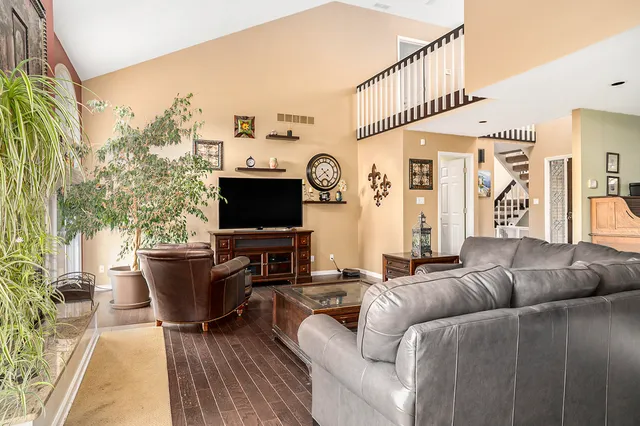 $824,900 | 501 Eagle Court, Valparaiso, IN 46383