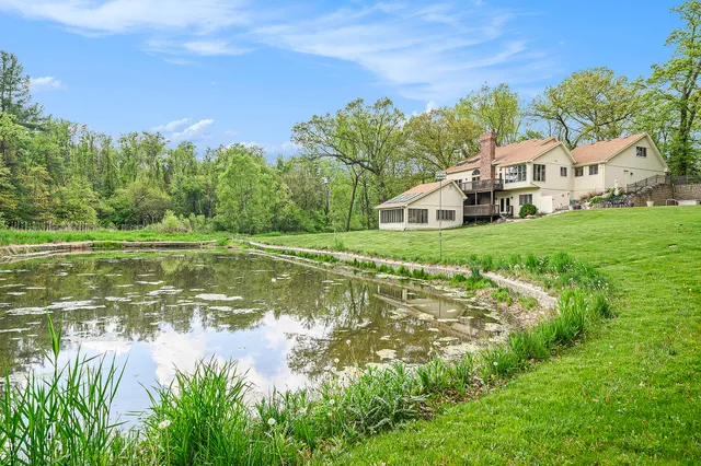 $824,900 | 501 Eagle Court, Valparaiso, IN 46383