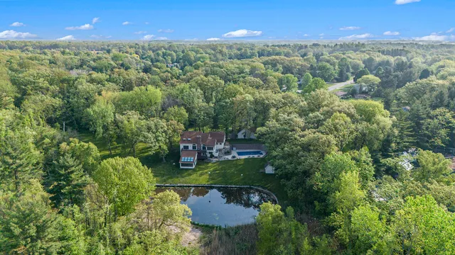 $824,900 | 501 Eagle Court, Valparaiso, IN 46383