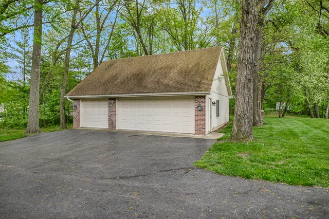 $824,900 | 501 Eagle Court, Valparaiso, IN 46383