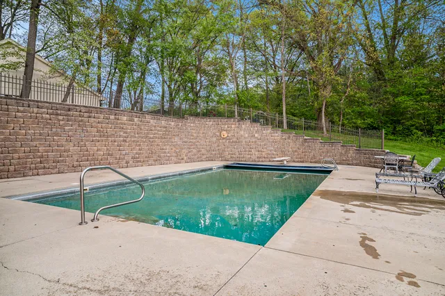 $824,900 | 501 Eagle Court, Valparaiso, IN 46383