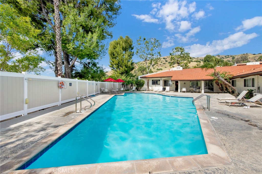 9745 Vía Roma Burbank, CA 91504 - Photo 37 of 38