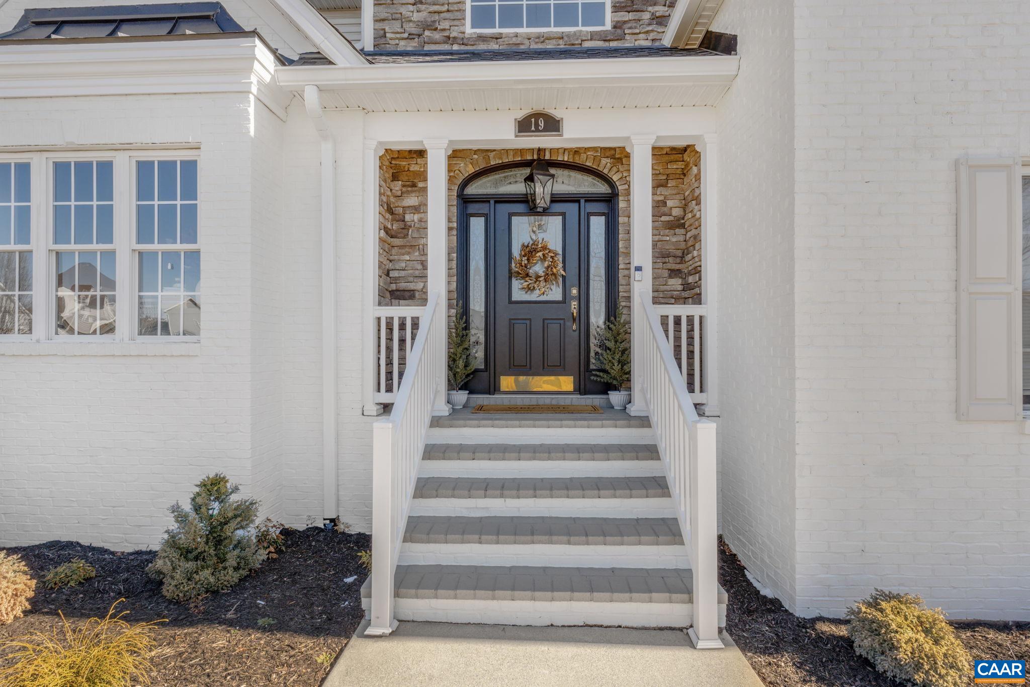 19 Oxford Road Fishersville, VA 22939 - Photo 4 of 62 Gallery Image 4