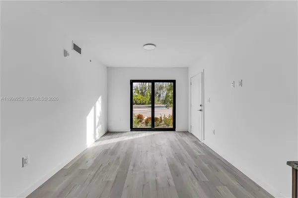 $2,000 | 175 Northwest 160th Street, Unit 115, North Miami Beach, FL 33169