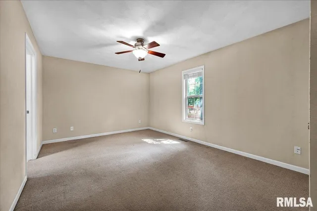 $335,000 | 228 Briarwood Place, Dahinda, IL 61428