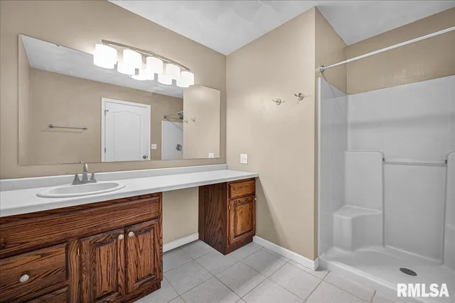 $335,000 | 228 Briarwood Place, Dahinda, IL 61428