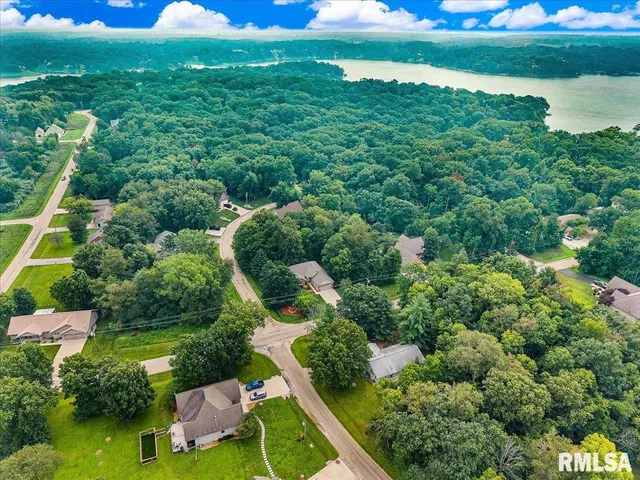 $335,000 | 228 Briarwood Place, Dahinda, IL 61428