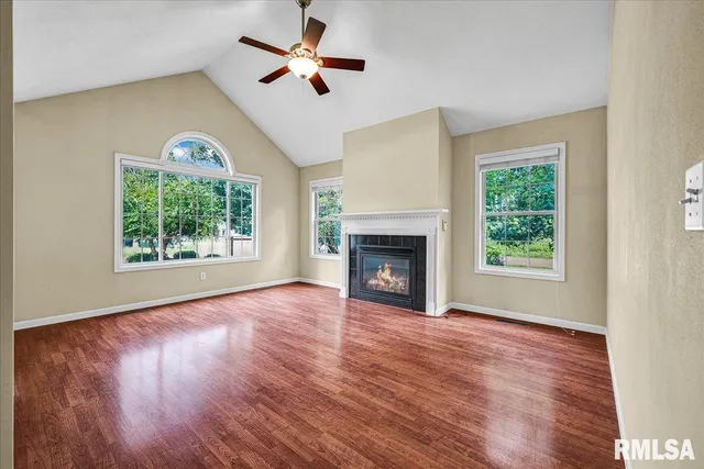 $335,000 | 228 Briarwood Place, Dahinda, IL 61428