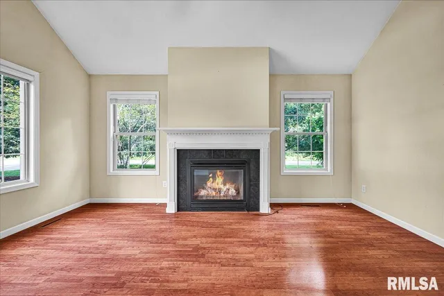 $335,000 | 228 Briarwood Place, Dahinda, IL 61428