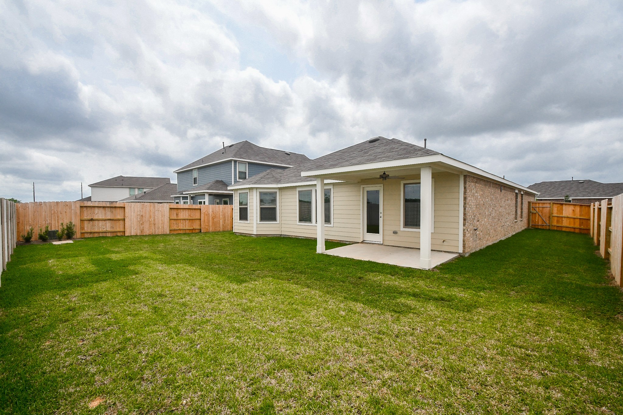 2007 Live Springs Way Rosenberg, TX 77471 - Photo 24 of 25 Spacious backyard with covered back patio!