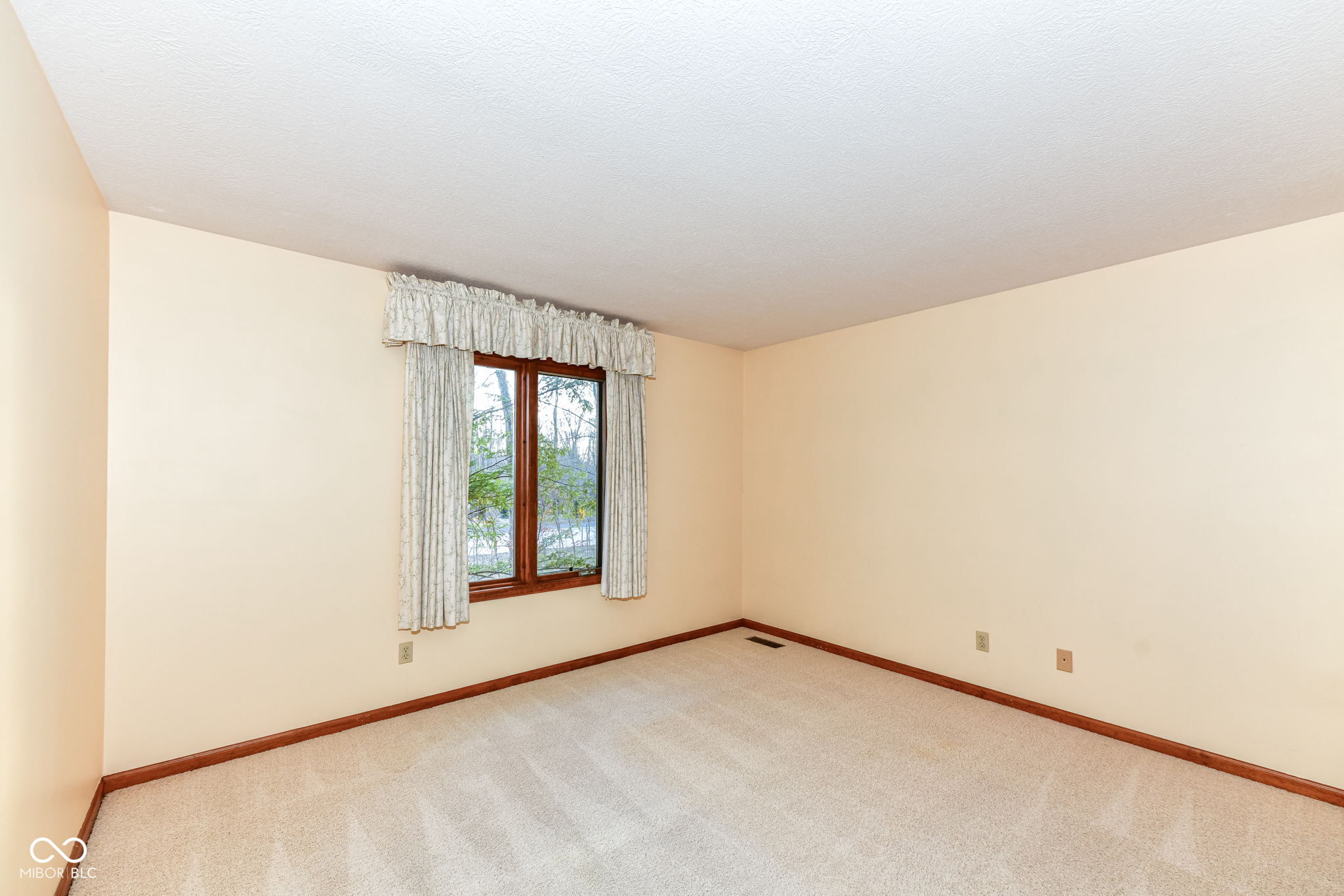 10700 East 106th Street Fishers, IN 46037 - Photo 33 of 37