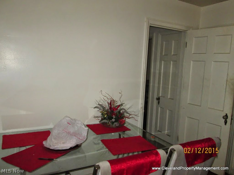 948 Elbon Road Cleveland, OH 44121 - Photo 3 of 15