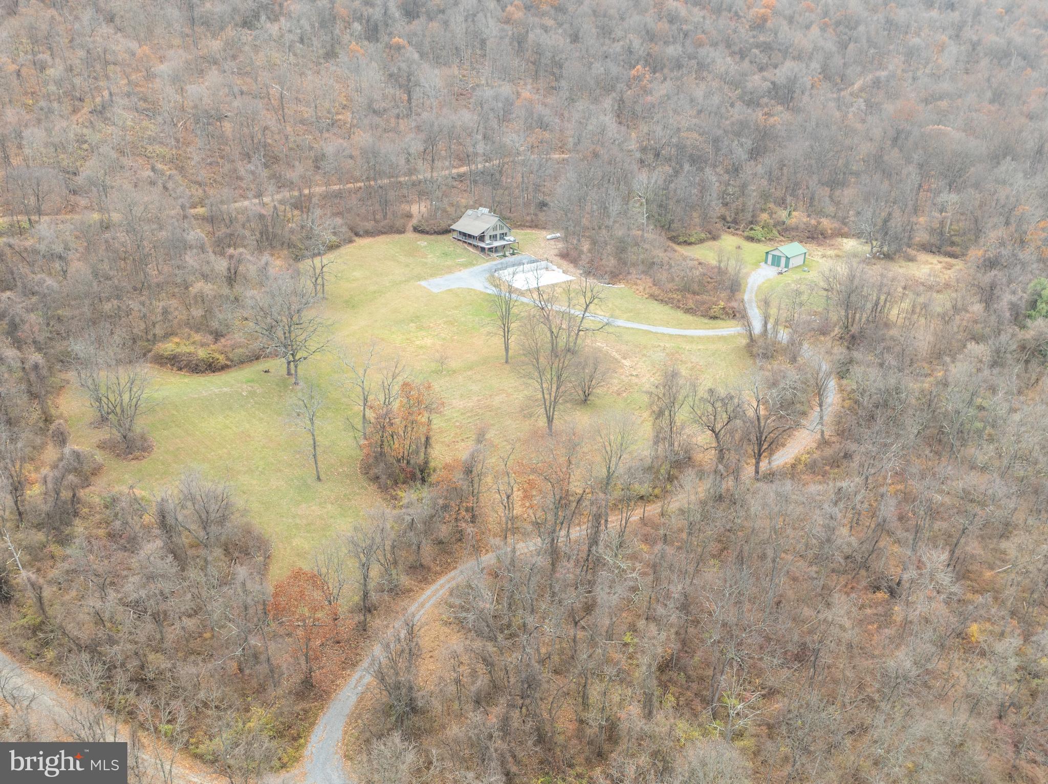 300 Beegle Road Everett, PA 15537 - Photo 106 of 114 a bathroom with a bathtub
