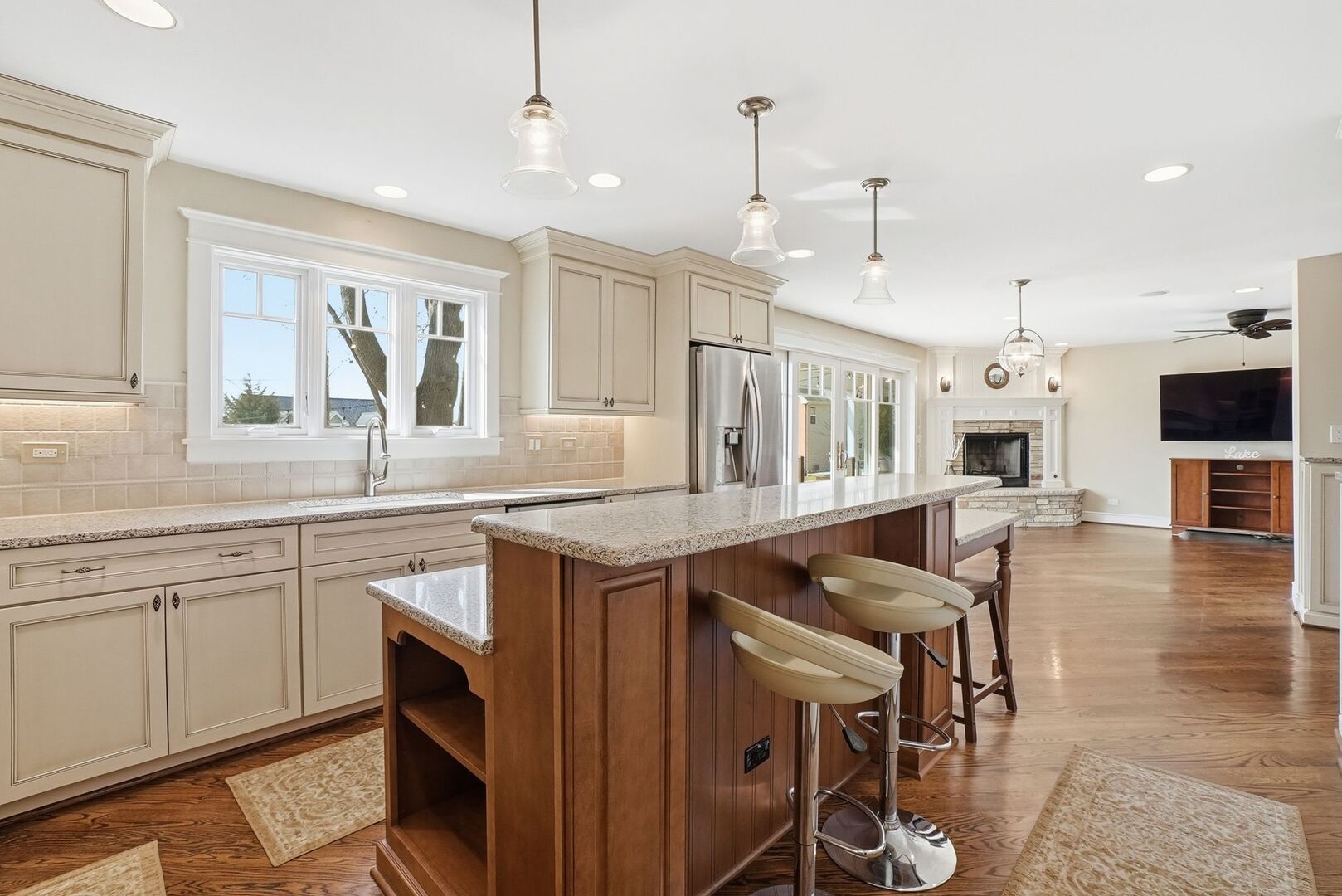 25817 Cook Street Wauconda, IL 60084 - Photo 3 of 44