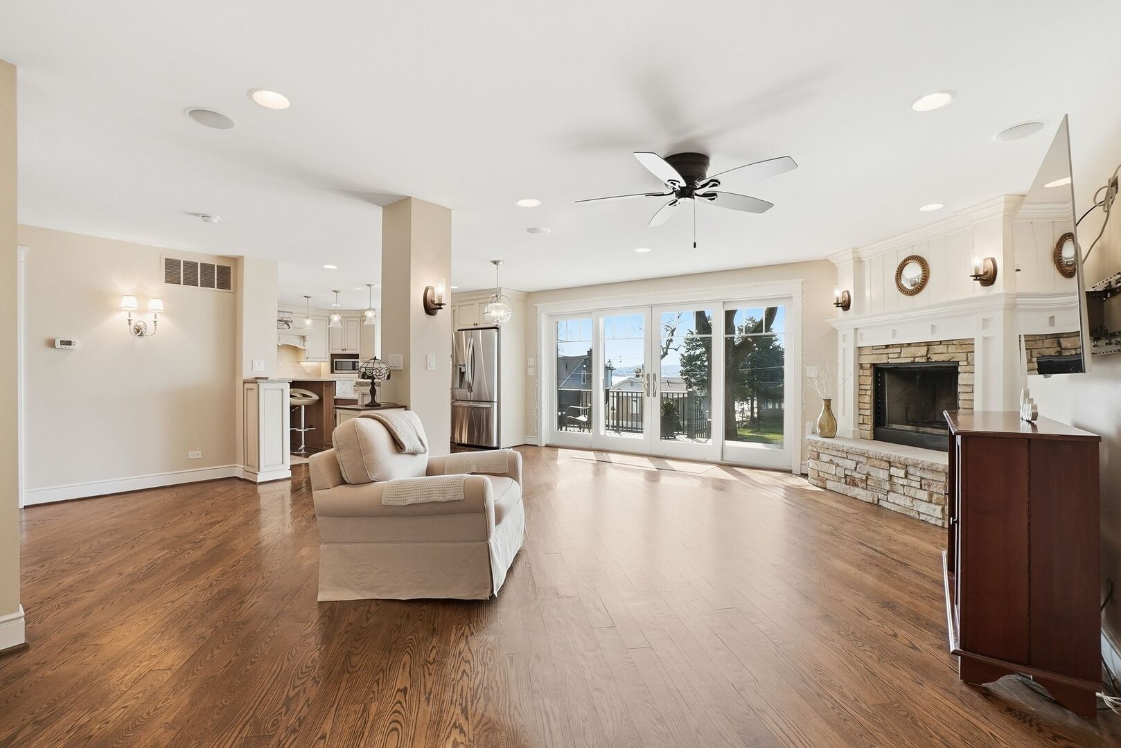 25817 Cook Street Wauconda, IL 60084 - Photo 9 of 44