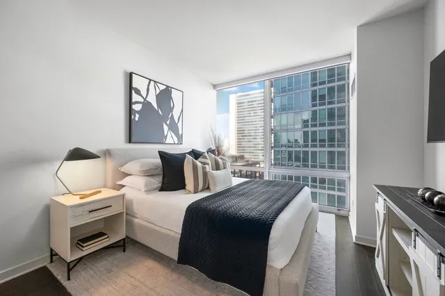 $334,900 | 653 North Kingsbury Street, Unit 1204, Chicago, IL 60654