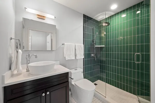 $334,900 | 653 North Kingsbury Street, Unit 1204, Chicago, IL 60654