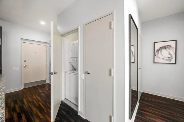 $334,900 | 653 North Kingsbury Street, Unit 1204, Chicago, IL 60654