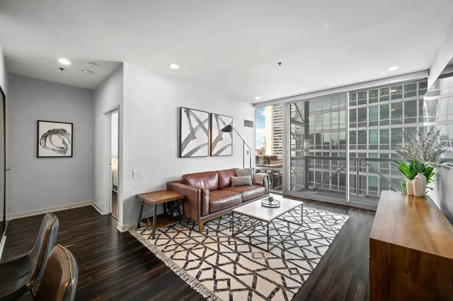 $334,900 | 653 North Kingsbury Street, Unit 1204, Chicago, IL 60654
