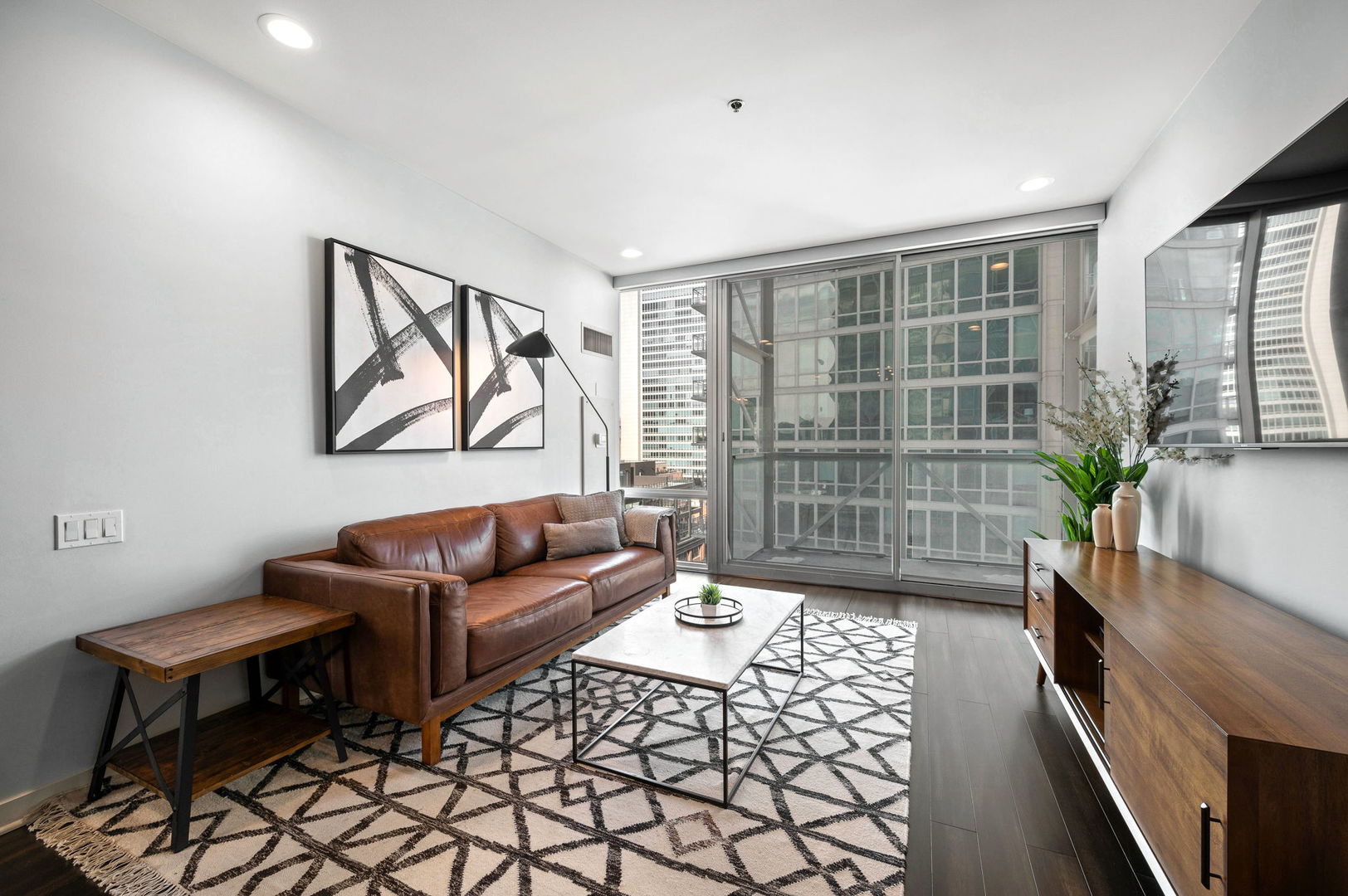 653 North Kingsbury Street, Unit 1204 Chicago, IL 60654 - Photo 4 of 25