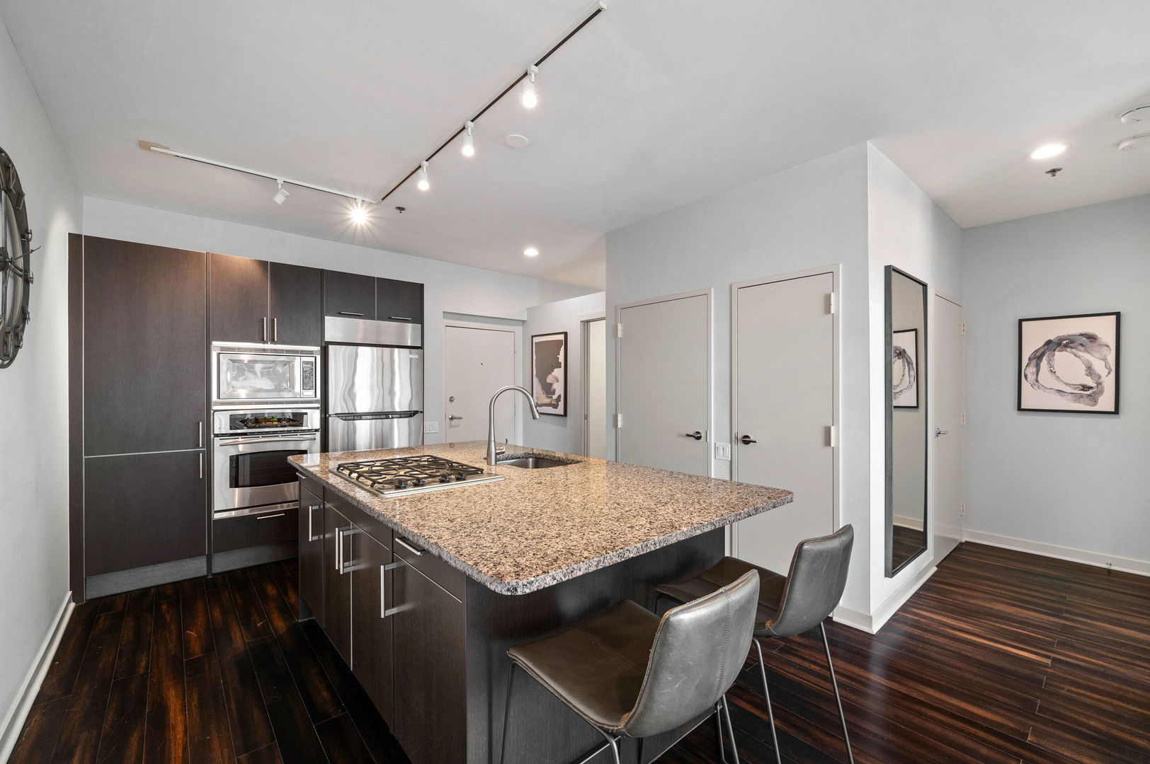 653 North Kingsbury Street, Unit 1204 Chicago, IL 60654 - Photo 8 of 25