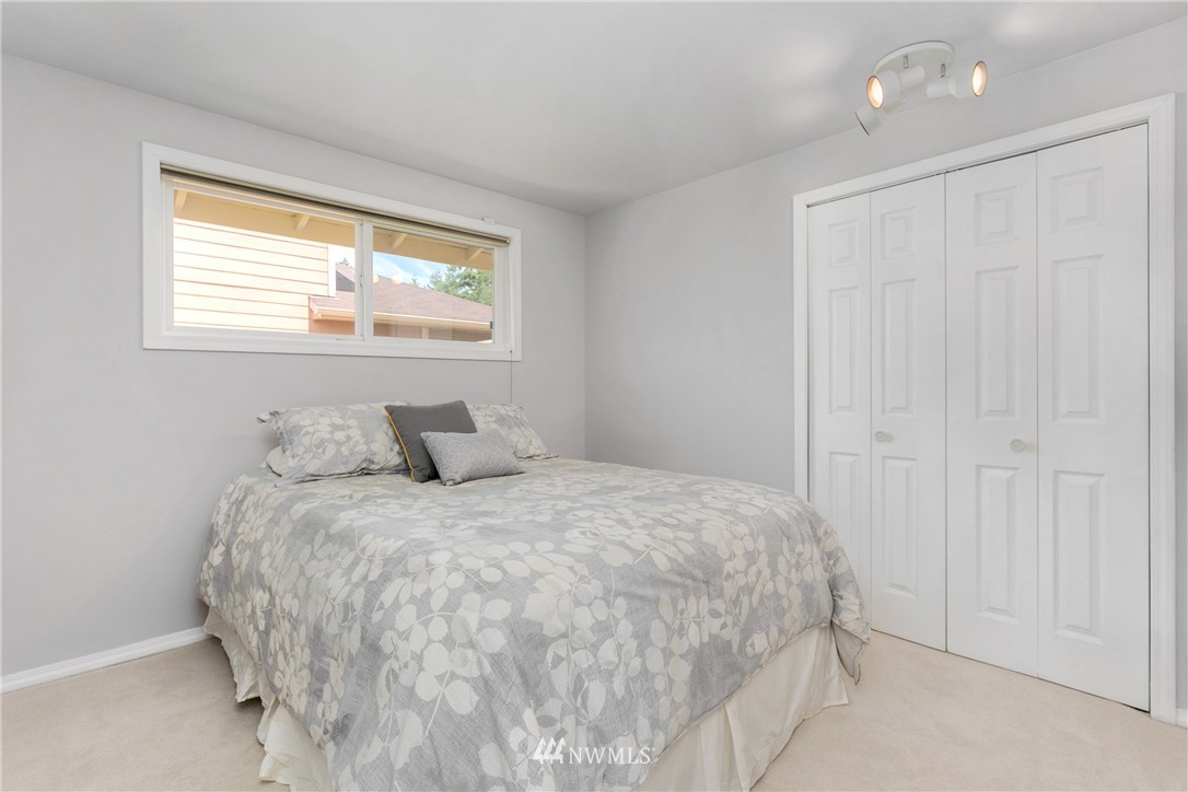 1702 Northeast 14th Street Renton, WA 98056 - Photo 11 of 22