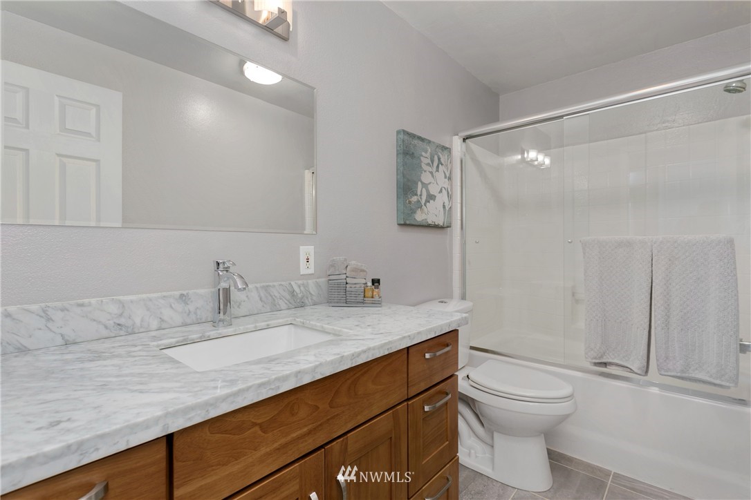 1702 Northeast 14th Street Renton, WA 98056 - Photo 12 of 22