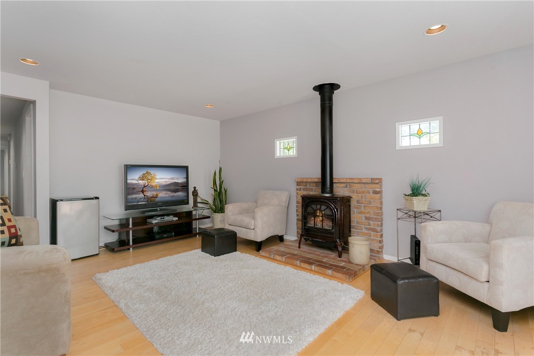 1702 Northeast 14th Street Renton, WA 98056 - Photo 17 of 22