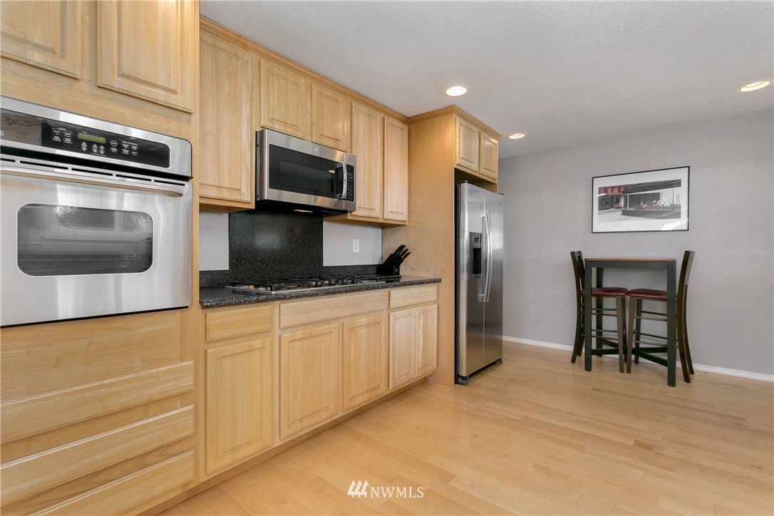 1702 Northeast 14th Street Renton, WA 98056 - Photo 3 of 22