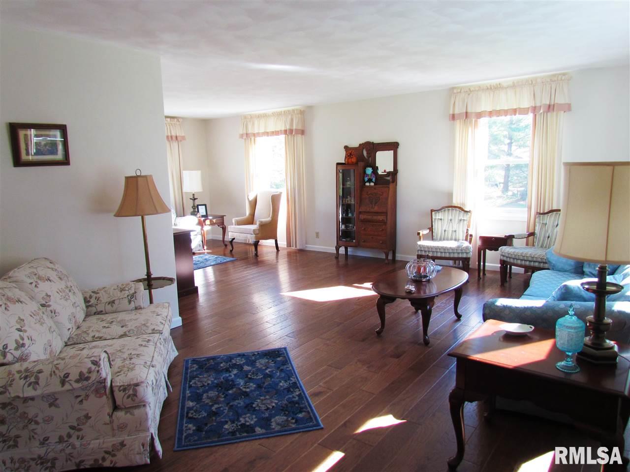 4126 South Autumn Drive Mapleton, IL 61547 - Photo 5 of 36 Gallery Image 5