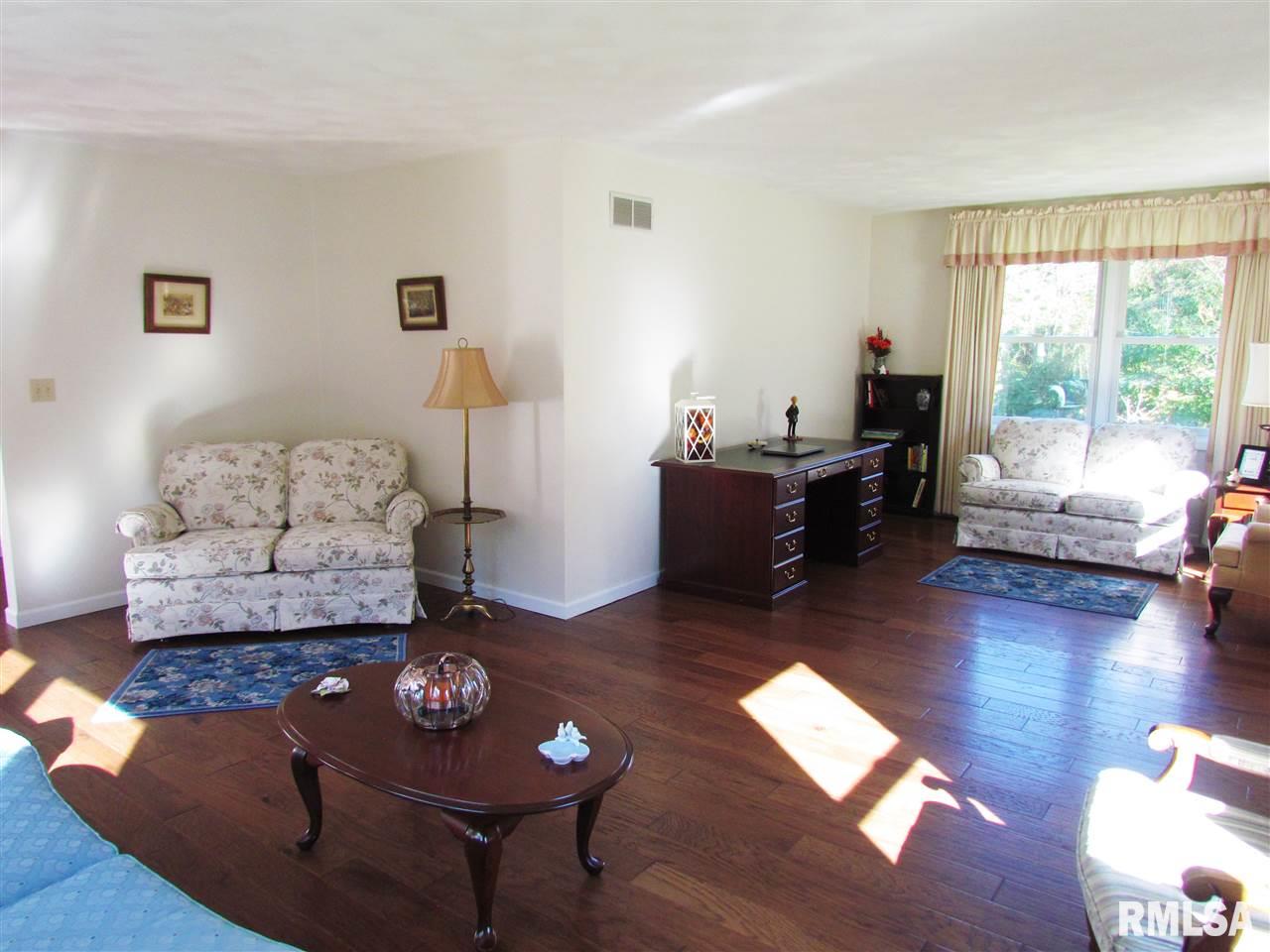 4126 South Autumn Drive Mapleton, IL 61547 - Photo 6 of 36 Gallery Image 6