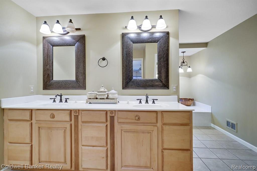 1989 Mapleridge Road Rochester Hills, MI 48309 - Photo 30 of 50