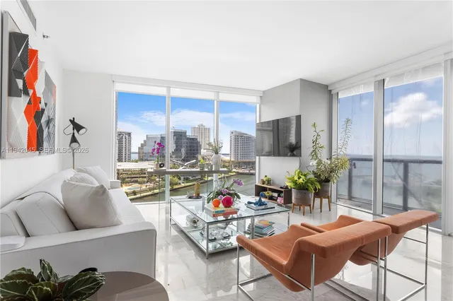 $7,950 | 495 Brickell Avenue, Unit 1001, Miami, FL 33131