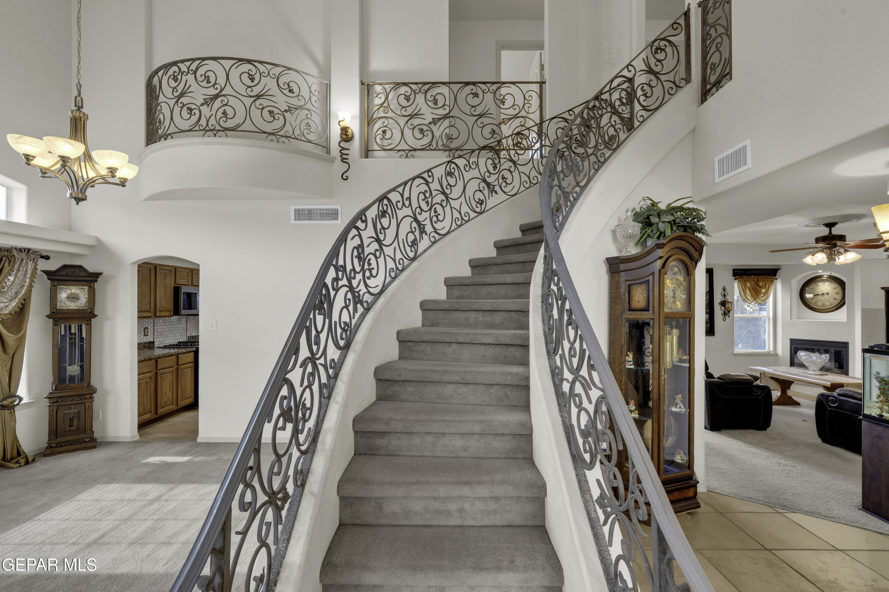 1075 Yasmin Court El Paso, TX 79932 - Photo 4 of 37 2 (3)