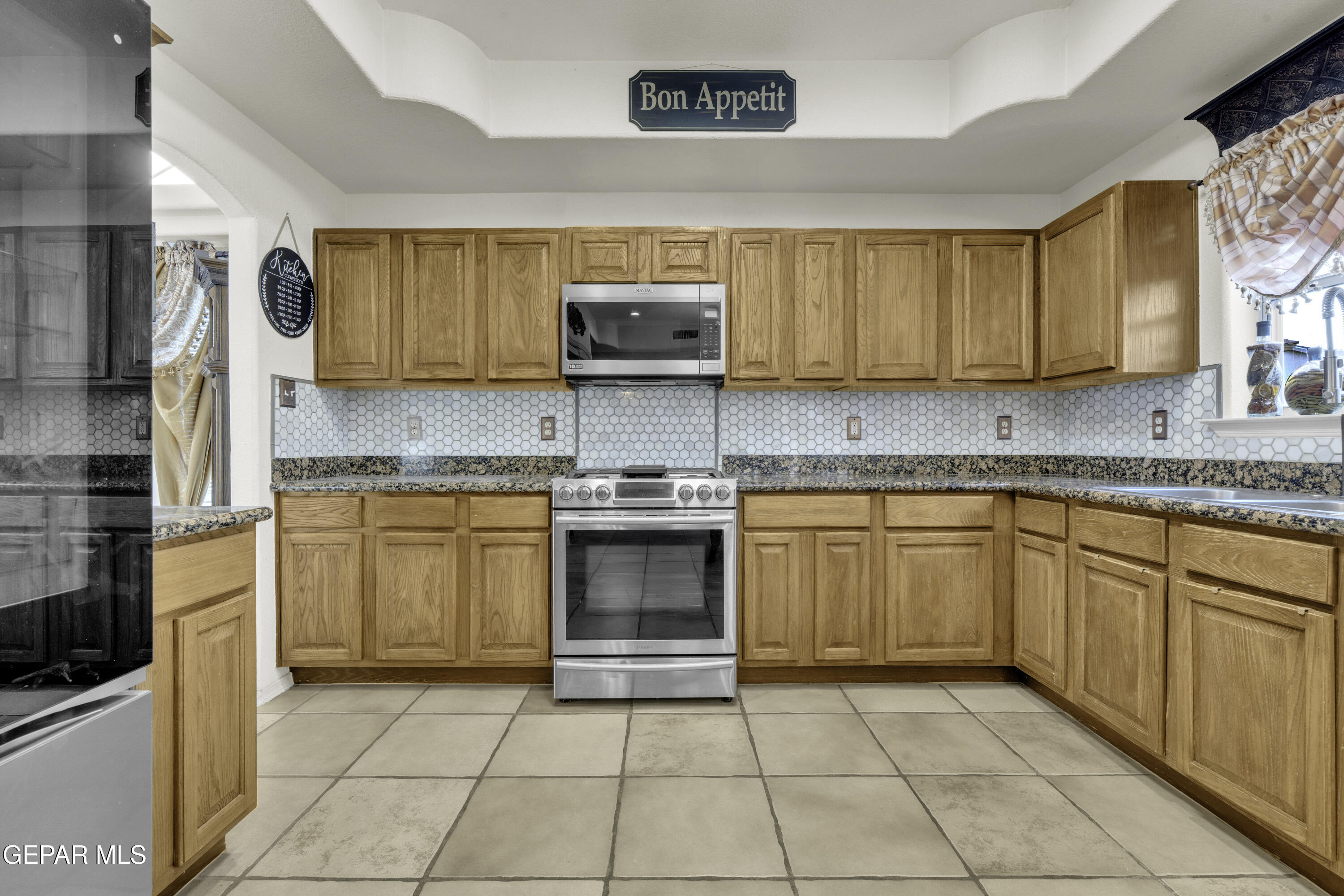 1075 Yasmin Court El Paso, TX 79932 - Photo 10 of 37 2 (13)