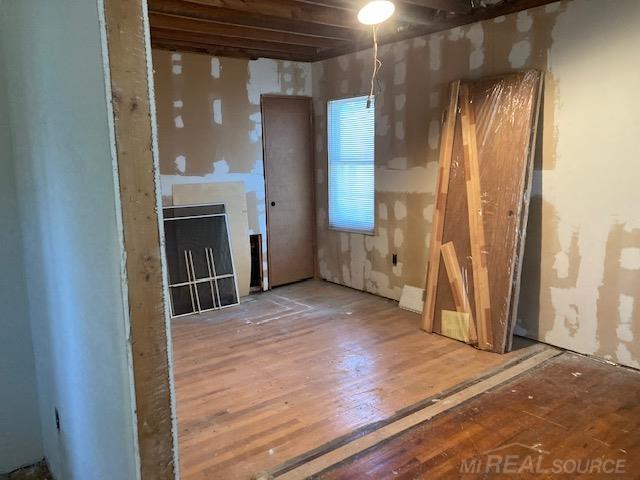8442 Central Street Center Line, MI 48015 - Photo 8 of 19
