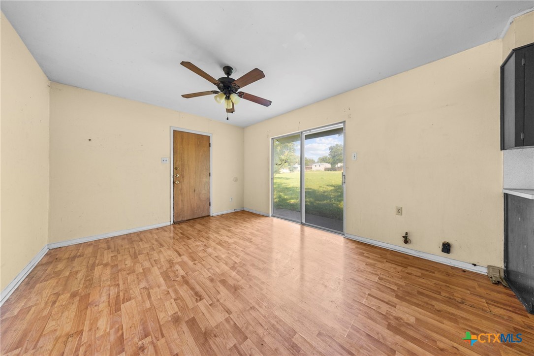 17 Ellis Avenue Troy, TX 76579 - Photo 6 of 21 Dining Room