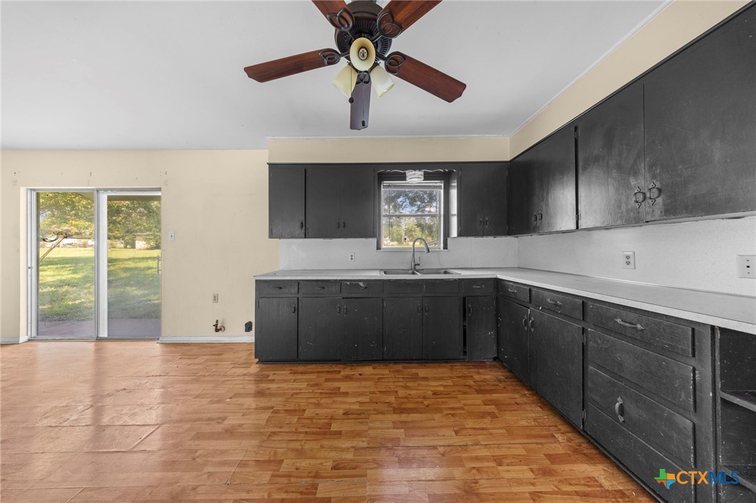 17 Ellis Avenue Troy, TX 76579 - Photo 9 of 21 Kitchen